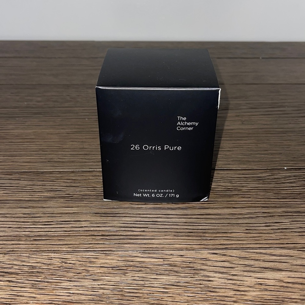 **BRAND NEW** CANDLE